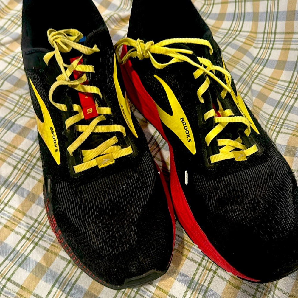 Men’s Launch 9 Brooks special 2018 Pittsburgh Marathon Edition